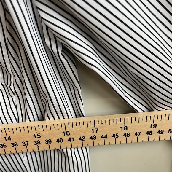 Women’s  Striped Black and White Shirt NWT - Picture 6 of 7